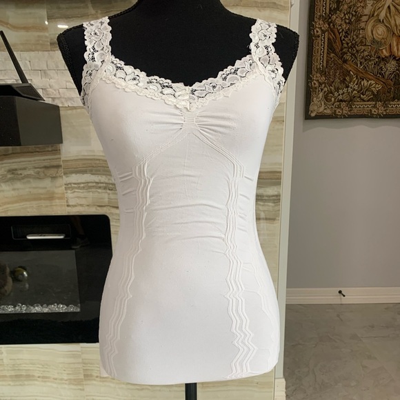 Women’s Stretch White Ribbed with Lace Trim M. Reyna Tee. Size‎ M (177) - Picture 1 of 10